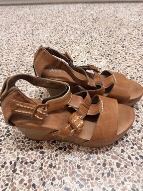 Women’s Antelope Tan Leather Wedge Sandals with Buckle Detail